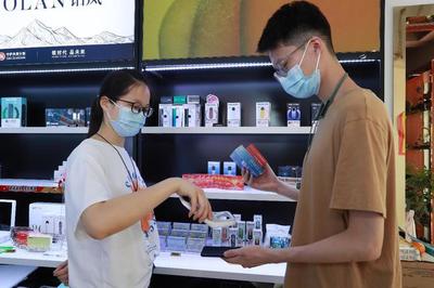 国标电子烟今天上市:深圳完成全国首单销售